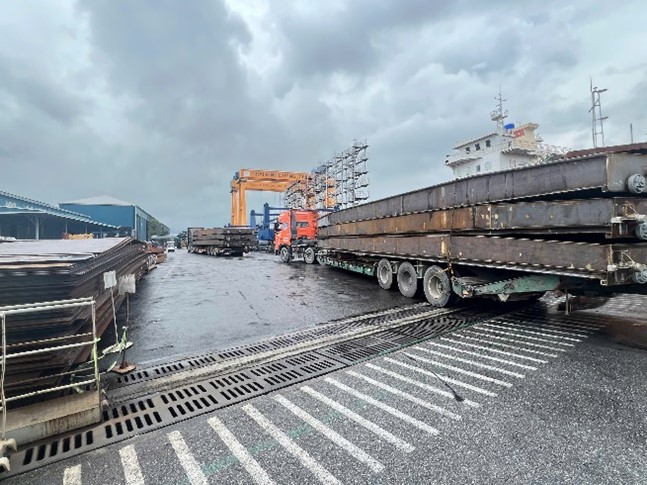 Fabrication of parts and assemblies for hatch coamings and hatch cover systems of 30,000-ton vessels